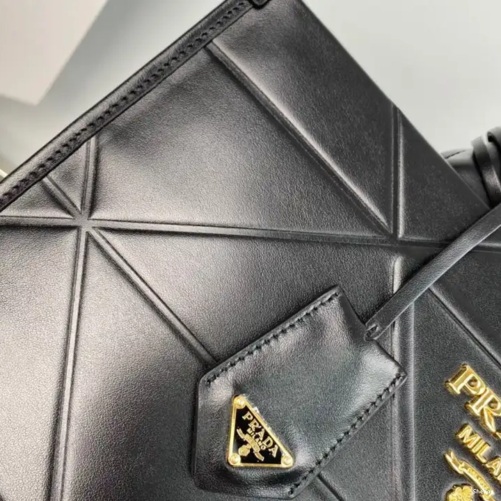 2212YA0030 Prada Bag 0814